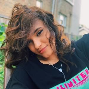 Meet your Posher, Daniela